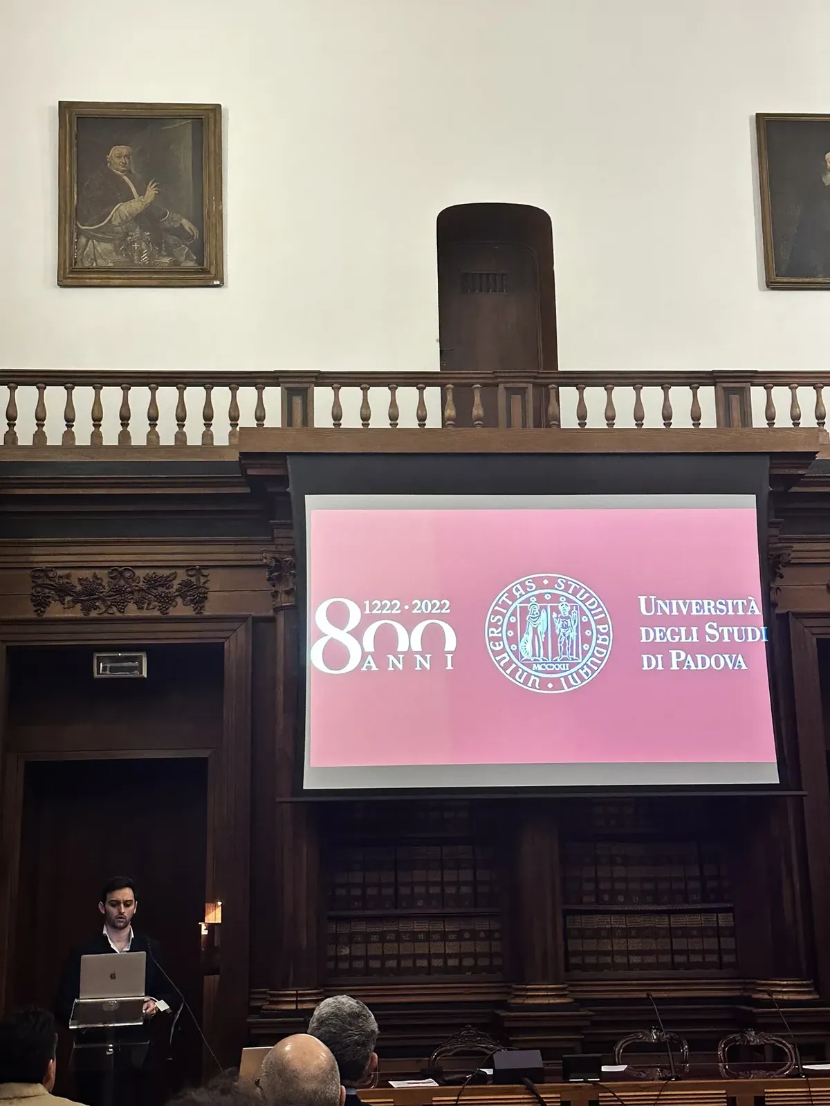 Germán Pardo en el atril de la Universidad de Padua